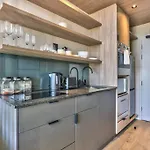 Central, Sophisticated Luxury At The Harri W Views