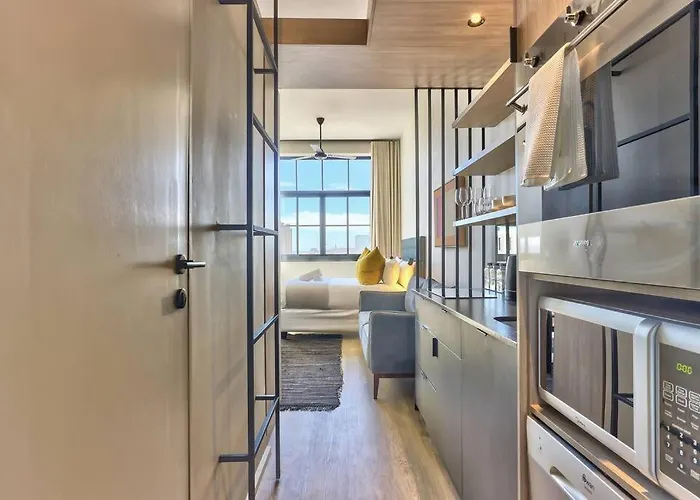 Central, Sophisticated Luxury At The Harri W Views