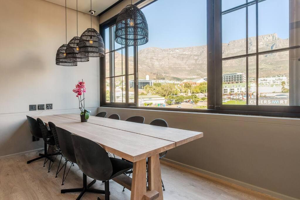 Central, Sophisticated Luxury At The Harri W Views Apartment Kapstadt