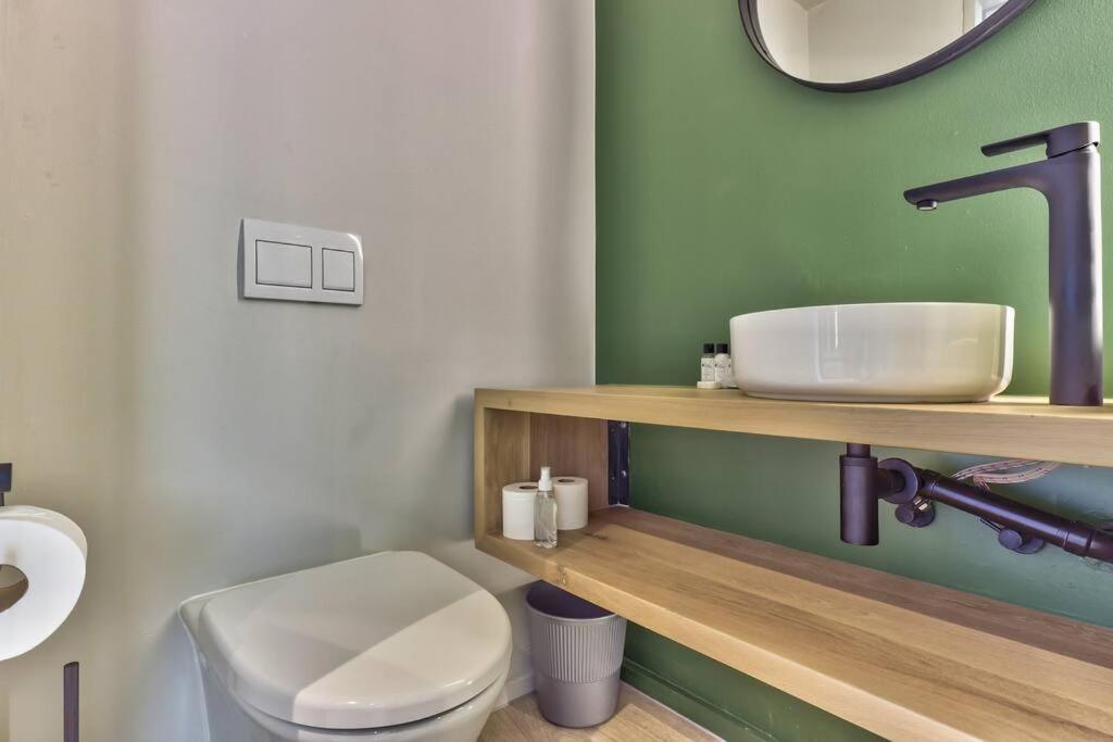 Central, Sophisticated Luxury At The Harri W Views