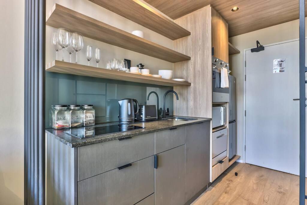 Apartment Central, Sophisticated Luxury At The Harri W Views Kapstadt