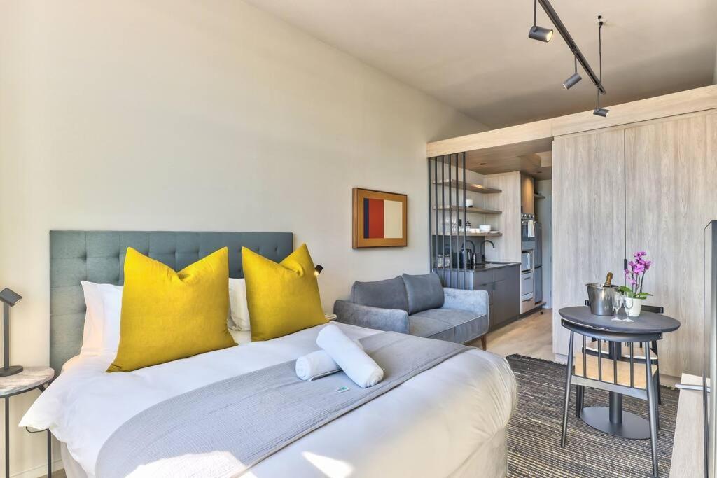 Apartment Central, Sophisticated Luxury At The Harri W Views
