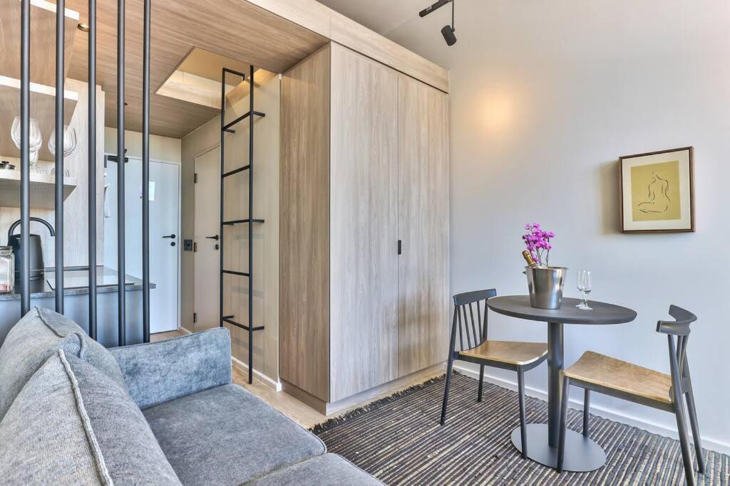 Central, Sophisticated Luxury At The Harri W Views