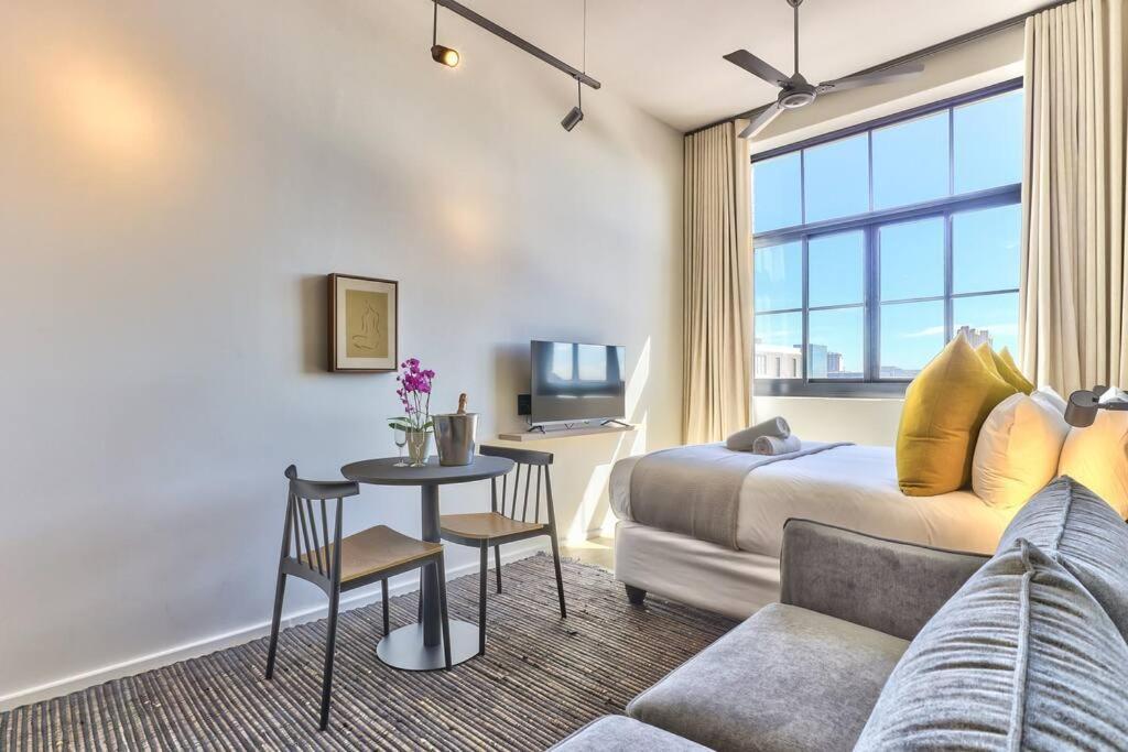 Apartment Central, Sophisticated Luxury At The Harri W Views